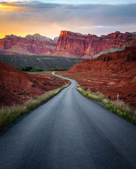 Colorado Travel Guide, Visit Utah, Capitol Reef, Adventure Hiking, Capitol Reef National Park, Canyonlands National Park, Colorado Skiing, Colorado Hiking, Bryce Canyon National Park