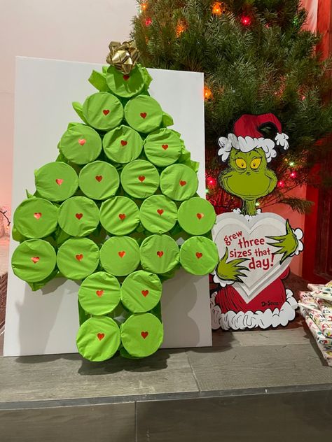 Grinch Advent Calendar Diy, Grinch Advent Calendar, Grinchmas Decor, Whoville Decor, Grinch Diy, Grinchmas Party, Grinch Whoville, Celebration Activities, Grinch Ideas