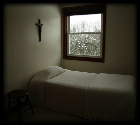 Monastic Life, Minimalist Room, Prayer Room, Bedroom Aesthetic, The Divine, House Inspo, Dream Room, Room Inspo, Interior Spaces