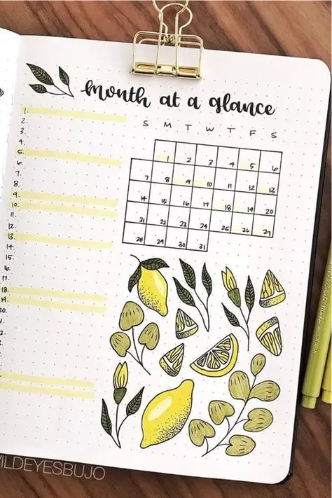 Traditional monthly spread with mini calendar Diy Gifts For Christmas, Bullet Journal Mood Tracker, August Themes, Crazy Laura, Month At A Glance, Bullet Journal Monthly Spread, Bujo Planner, Small Journal, Journal Spreads