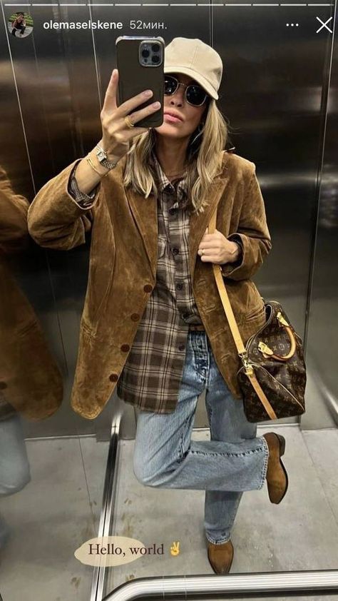 Vintage Suede Jacket Outfit, Fringe Suede Jacket Outfit, Suede Shirt Outfit, Suede Blazer Outfit, Suede Jackets For Women, Suede Jacket Outfit, Cold Fashion, Cowgirl Style Outfits, Mode Hippie