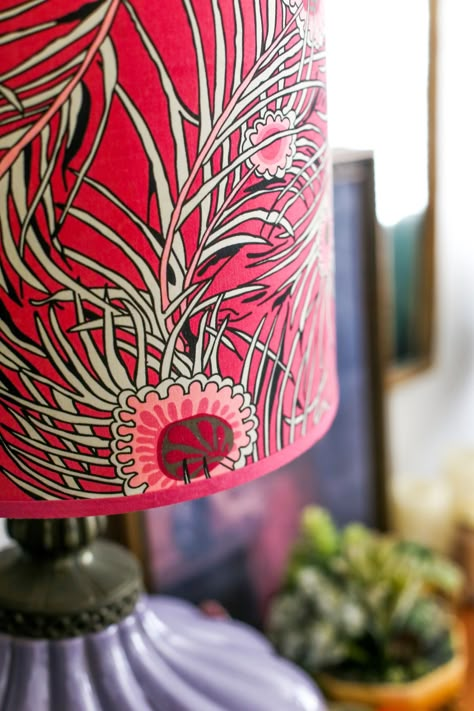 How to Makeover a Lamp Shade Using Fabric Tutorial Unique Lampshades Diy, Redoing Lamp Shades Diy, Drum Lampshade Makeover, Refurbish Lamp Shade, Recovered Lamp Shades, Make Lamp Shade Diy, Diy Lamp Shade Paint, How To Redo A Lamp Shade, Diy Large Lamp Shade