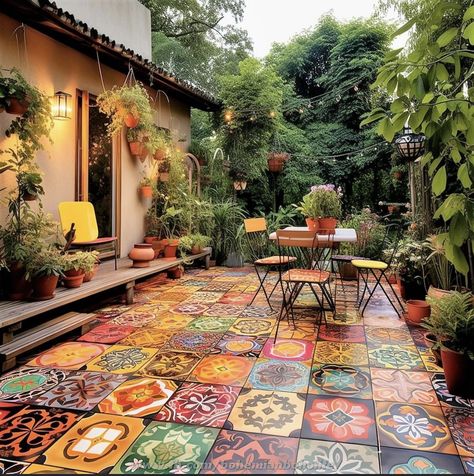 Colorful Tiles, Hippie House, Hippie Garden, Hippie Homes, Mexican Home, Bohemian Lifestyle, Boho House, Outdoor Decor Backyard, Ideas Garden