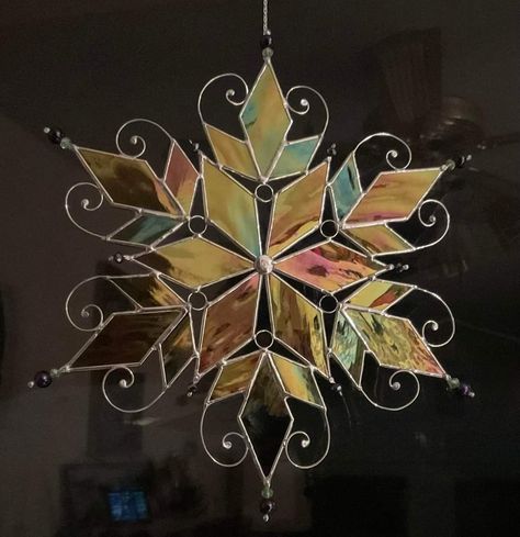 Butterfly Wallpaper Backgrounds, Stained Glass Ornaments, Stained Glass Suncatchers, Stained Glass Christmas, Glass Stars, Stained Glass Diy, Stained Glass Crafts, Stained Glass Designs, Stained Glass Projects