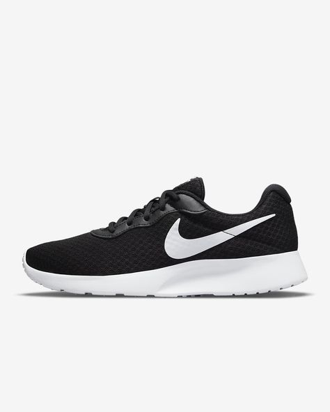 Shoe Storage Small Space, Nike Tanjun, Nike Training, Black Shoes Women, The Hype, Black White Fashion, Black & White, Nike Cortez Sneaker, Shoes Nike