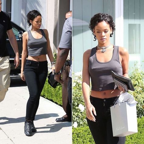 Rihanna 2000's, Beyonce Braids, Rihanna Street Style, Balenciaga Arena, Rihanna Outfits, Rihanna Photos, Rihanna Style, Bad Gal, Rihanna Fenty