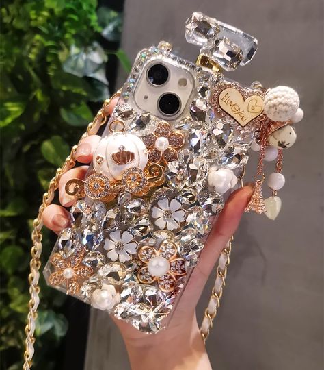 Luxurious Phone Case, Detachable Fashion, Crystal Iphone Case, Crystal Phone Case, Chain Lanyard, Pretty Iphone Cases, Luxury Diamonds, Beautiful Barbie Dolls, Luxury Perfume