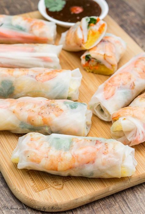 Spaghetti Squash Spring Rolls plus 35 more Spaghetti Squash Recipes That Will… Asian Wraps, Prawn Rice, Shrimp Spring Rolls, Vietnamese Spring Rolls, Rice Paper Rolls, Spaghetti Squash Recipes, Summer Rolls, Squash Recipes, Paper Rolls