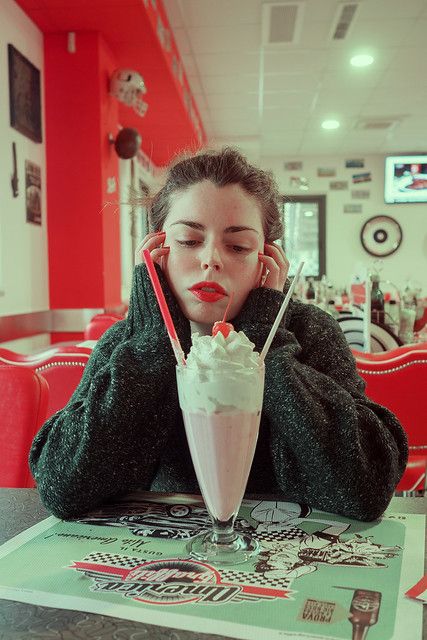 At Diner | The Americans Tatiana Follow me here: www.faceboo… | Flickr Diner Photoshoot Ideas, Old Diner Photoshoot, 50s Diner Photoshoot, Diner Aesthetic Photoshoot, 50s Suburbia Aesthetic, Retro Diner Photoshoot, American Diner Aesthetic, Fifties Aesthetic, 50s Restaurant