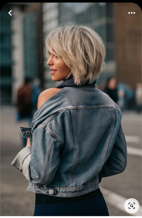 Bobbed Blonde Hairstyles, Bob Hairstyles 2024 Trends, Blonde Hair Short Cut, Short Hair Styles For Thinning Fine Hair, Blonde Hair Cuts Short, Short Hair Cuts 2024, Short Choppy Bob With Bangs, How To Style Thin Hair, Short Bob Hairstyles Blonde