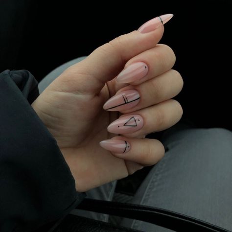 Short Stiletto Nails Summer, Short Boho Nail Ideas, Black Boho Nails, Classic Nail Designs Elegant, Stilleto Nail Ideas, Simple Neutral Nail Designs, Boho Chic Nails Designs, Black And Nude Nail Ideas, Minimalist Nails Almond