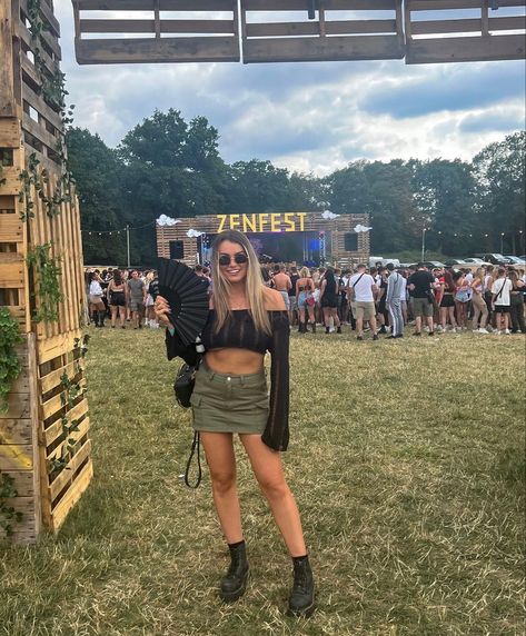 Cargo skirt
Festival 
Summer
Outfit inspo Cargo Skirt Rave Outfit, Cargos Festival Outfit, Spilt Milk Festival Outfit 2023, Coachella Skirt Outfit, Festival Chill Outfit, Cargo Skirt Festival Outfit, Leeds Festival Outfits Uk, Cargo Festival Outfit, Music Event Outfit