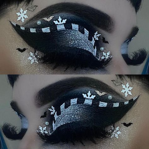 Goth Christmas Makeup Looks, Winter Goth Makeup, Black Christmas Makeup, Alternative Christmas Makeup, Emo Christmas Makeup, Christmas Goth Makeup, Gothic Christmas Makeup, Alt Christmas Makeup, Snowflake Makeup Looks