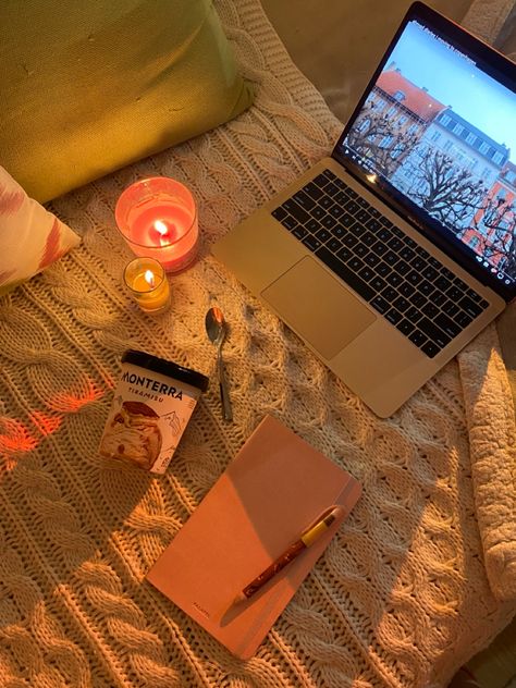 Coquette Evening Routine, Evening Routine Aesthetic Photo, Night Time Routine Aesthetic Photos, Relax Day Aesthetic, Night Routine Pictures, Skincare Night Aesthetic, Night In Aesthetic Cozy, Cozy Nights Aesthetic, Relaxing Night Aesthetic