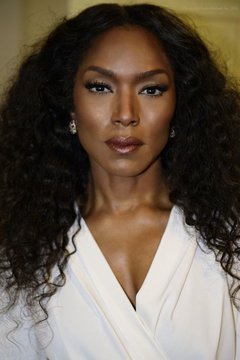 Get Her Exact Look: Angela Bassett’s 2014 Emmys Makeup Storm Comic, Beauty Crush, Angela Bassett, Black Actresses, Middle Aged Women, Kevyn Aucoin, American Woman, Long Curly Hair, Long Curly