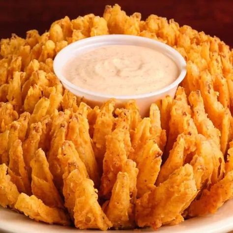 Texas Roadhouse Cactus Blossom Recipe Blooming Onion Sauce, Applebees Recipes, Applebees Copycat Recipes, Blooming Onion Recipes, Recipe Menu, Bloomin Onion, Unique Snacks, Blooming Onion, Cactus Blossom