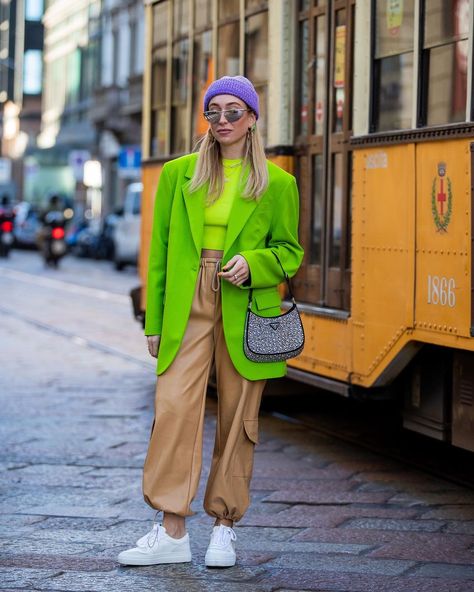 Pink Cape Blazer, Green Blazer Outfit, Zara Store, Oversize Blazer, Pink Cape, Cape Blazer, Neon Fashion, 90s Fashion Outfits, Quirky Fashion