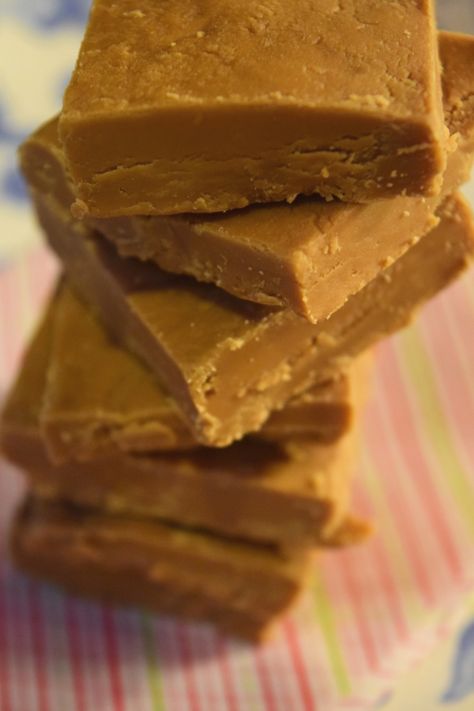 Buttermilk Fudge Easy, Buttermilk Candy, Buttermilk Fudge Recipe, Buttermilk Fudge, Honey Fudge, Old Fashioned Fudge, Homemade Fudge Recipes, Caramel Treats, Easy Candy Recipes