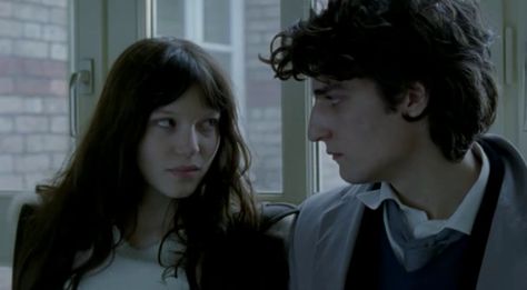 LA BELLE PERSONNE. Louis Garrel, Lea Seydoux, Teachers Pet, French Films, Film Inspiration, Blogger Girl, Beautiful Person, Film Aesthetic, Film Stills