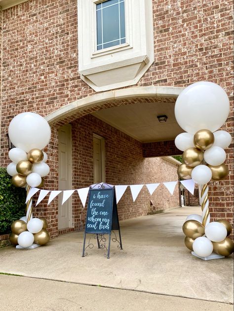 Business Opening Balloon Decor, Garage Door Decorating Ideas For Party, Balloon Entrance Decor Front Doors, Balloon Arch Ideas Entrance, Balloon Decorations Entrance, Opening Balloon Decoration, Opening Ceremony Decoration, Grand Opening Balloon Ideas, Grand Opening Decorations Ideas