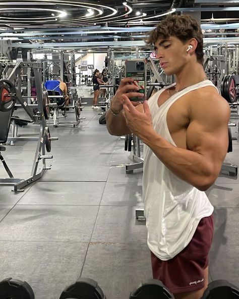 Kyle Kuznik, Gym Men Motivation, New Crush, Gym Boy, Gym Guys, Abs And Cardio Workout, Athletic Body, Inked Men, Fitness Inspiration Body