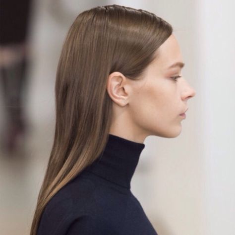 Daffiey:Jil Sander, Spring 2015 Hair Runway, Runway Hair, Vlasové Trendy, Greasy Hair Hairstyles, Slicked Back Hair, Work Hairstyles, Sleek Hairstyles, Face Hair, 영감을 주는 캐릭터