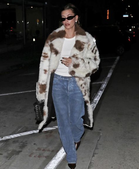 Coat With Jeans, Boxy Jacket, Fluffy Coat, Shearling Coat, Dua Lipa, Hailey Bieber, Cow Print, Cow