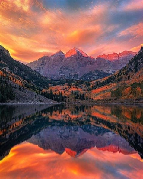 Maroon Bells Colorado, Colorado Aesthetic, Monument Valley Arizona, Colorado Fall, Maroon Bells, Mountain Sunset, Pretty Landscapes, Pretty Places, Rocky Mountain