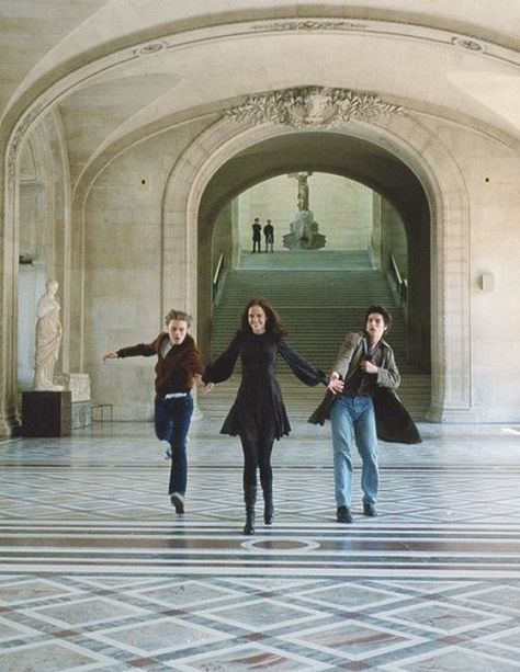 (l-r) Michael Pitt, Eva Green and Louis Garrel in Bertolucci's The Dreamers Morgana Le Fay, Michael Pitt, Bernardo Bertolucci, Louis Garrel, Living In London, Septième Art, Japan Photography, I Love Cinema, The Dark Artifices