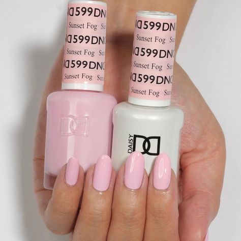 Nails Dnd, Dnd Gel Nail Polish, Dnd Nail Polish, Nail Laquer, Gel Nail Polish Colors, Dnd Gel Polish, Milky Nails, Light Pink Nails, Baby Nails