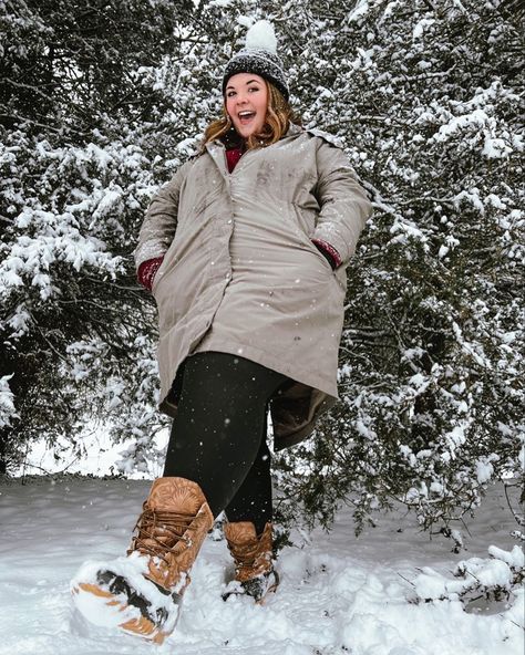 Plus Size Snow Outfit, Canada Trip, Snow Outfit, Plus Size Winter, Outdoor Photoshoot, Staple Wardrobe Pieces, I Feel Pretty, Plus Size Models, Feel Pretty