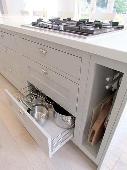 Kitchen Diner Designs, Tom Howley Kitchens, Grey Shaker Kitchen, Shaker Style Kitchens, Kitchen Storage Solutions, Shaker Kitchen, Family Kitchen, Kitchen Drawers, Kitchen Diner