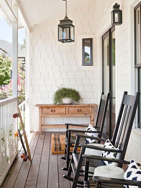 Narrow Porch Decorating Ideas, Narrow Porch, Front Porch Furniture Ideas, Porch Furniture Ideas, Front Porch Seating Ideas, Retro Patio Furniture, New Front Porch, Front Porch Seating, Front Porch Furniture