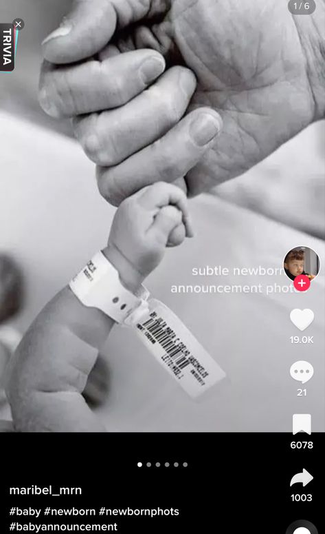 Subtle Newborn Announcement, Birth Announcement No Face, Newborn Instagram Story, Newborn Announcement Photos No Face, No Face Baby Pictures, Baby Arrival Announcement, Newborn Hospital Pictures, Newborn Baby Announcement, Baby Hospital Pictures