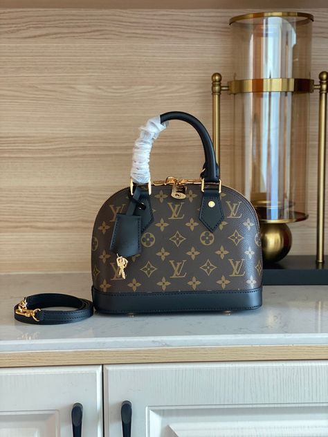 Lv Alma Bb, Lv Alma, Beard Art, Business Lady, Dream Bags, Luxury Bags Collection, Alma Bb, Lady Girl, Bag Collection