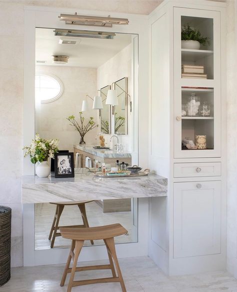 Caren Rideau on Instagram: “‭Who wouldn‭’t be ‬excited to get ready here?! ‬ . . . 📷: @meghanbob Stylist: @hatchlangos . . . . #getready #vanity #grwm…” Makeup Vanity Nook, Master Bath Makeup Vanity, Built In Makeup Vanity In Bathroom, Built In Makeup Vanity, Vanity Nook, Makeup Vanity In Bathroom, Small Makeup Vanities, Stone Lamp, Powder Rooms