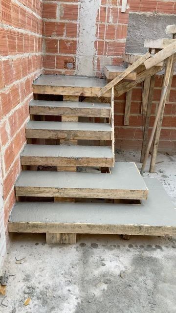 Stairs Concrete Design, Interior Steps Design, Staircase Flooring Ideas, Steps Design Interior Stairs, Stair Design Architecture, Modern Brick House, Stair Plan, Detail Arsitektur, Concrete Staircase