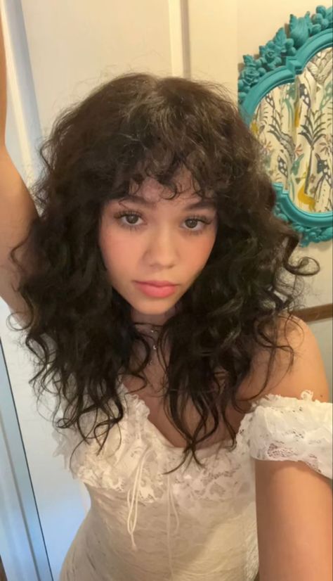 Face Claims Female Brunette Curly Hair, Face Claims Curly Hair, Whispy Curly Bangs, Hispanic Female Face Claims, Square Face Curly Hair, Mixed Face Claims, Hispanic Face Claims Female, Older Woman Face Claim, Mexican Face Claim Female