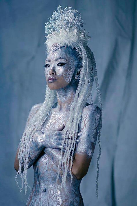 Ice Queen Makeup, Ice Queen Costume, Queen Makeup, Queen Pictures, Queen Hair, Ice Princess, Hair Shows, Shooting Photo, Ice Queen