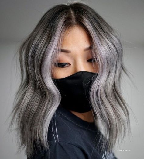 Short Hair With Grey Highlights, Violet Gray Hair Color, Scalp Bleach, Ash Gray Hair Color, Colored Hairstyles, Ash Grey Hair, Gray Highlights, Dark Grey Hair, Platinum Hair Color