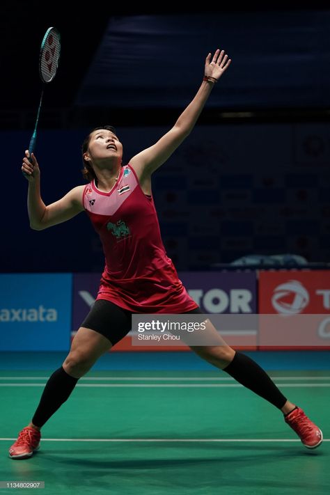 Badminton Pose Reference, Badminton Photoshoot, Badminton Girl Aesthetic, Badminton Pose, Badminton Photography, Badminton Outfit Women, Badminton Serve, Badminton Girl, Badminton Pictures