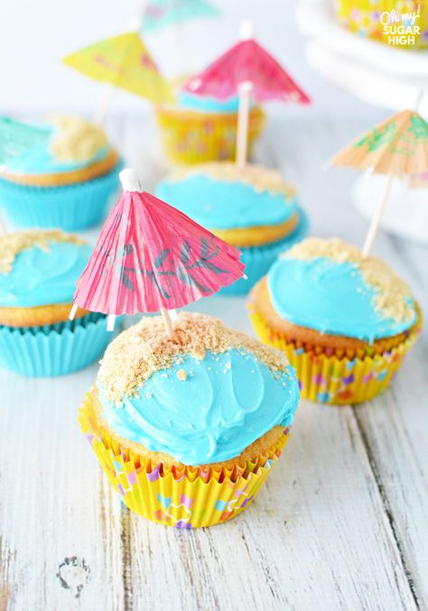 Summer Themed Cupcakes, Beach Theme Cupcakes, Easy Cupcakes Decoration, Tropical Cupcakes, Cupcake Recipes For Kids, Beach Cupcakes, Summer Cupcakes, Easy Cupcake Recipes, Kid Cupcakes