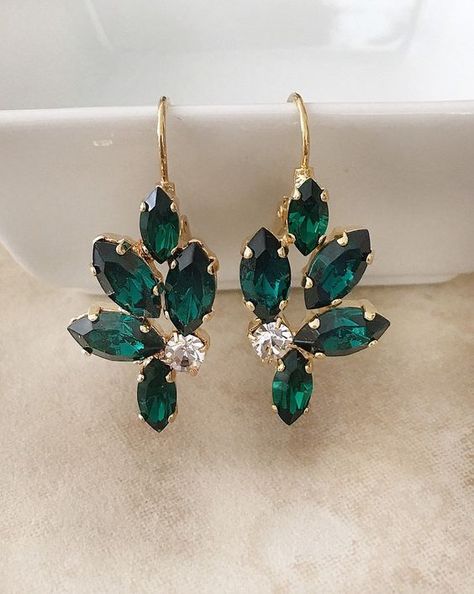 Vestidos Color Verde Esmeralda, Dark Green Wedding, Emerald Green Crystal, Emerald Green Weddings, Verde Smeraldo, Emerald Green Earrings, Crystal Teardrop Earrings, Emerald Green Dresses, Emerald Wedding