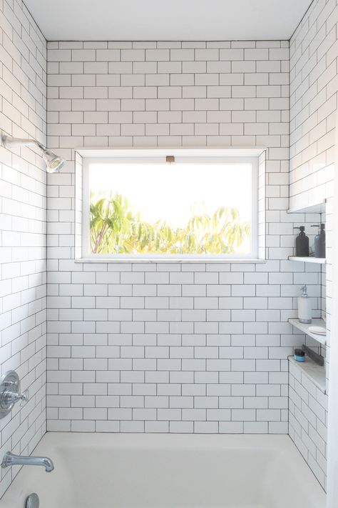 Subway tile to the ceiling in a shower Bathroom Windows In Shower, Shower Window, Subway Tile Showers, Subway Tiles Bathroom, Window In Shower, Wood Window, Classic Tile, Shower Niche, Marble Wood