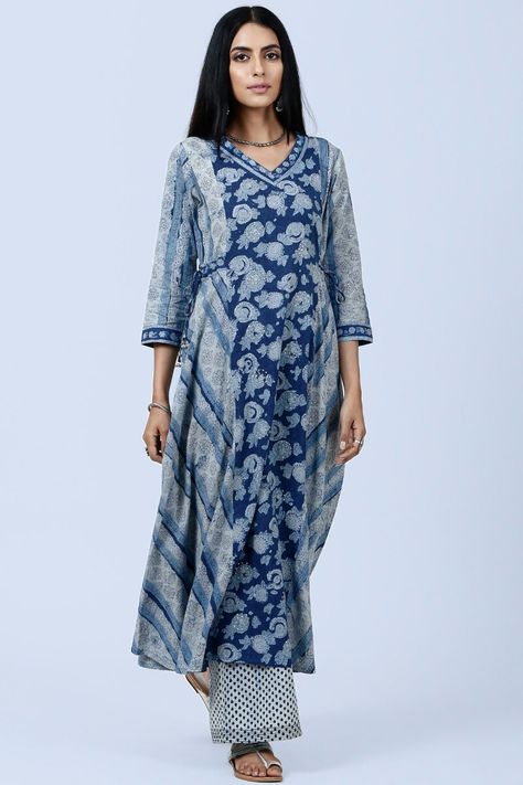 Kurti Designs Printed, Kimono Tops, Cotton Tops Designs, Kalamkari Dresses, Lace Suit, Bridesmaid Dresses With Sleeves, Simple Kurta Designs, Designer Kurti Patterns, Simple Kurti Designs