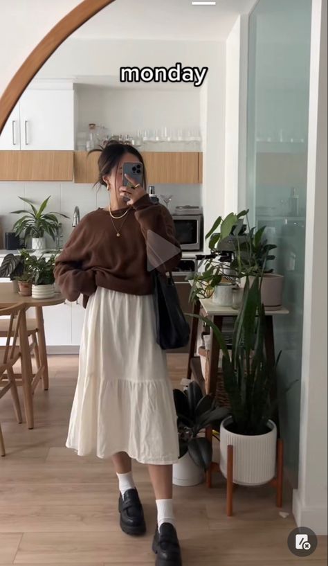 Natural Feminine Outfits, Outfit Inspirations Long Skirt, English Class Outfit, Cute Modest Teacher Outfits, Cottage Core Sweater Outfit, Sweater Set Outfits Skirt, Linen Skirt Fall Outfit, Modest Loose Outfits, Petite Romantic Style