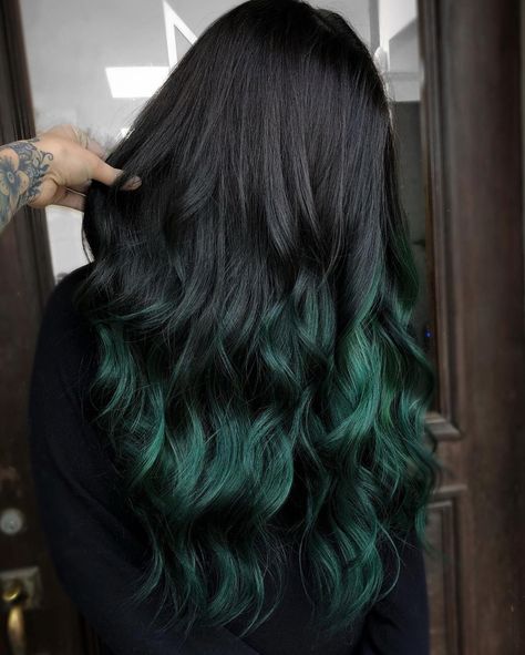 Emerald Green Ombre Hair, Goth Green Hair, Mermaid Green Hair, Green Hair Color Ideas, Green Hair Color, Emerald Green Hair, Color Block Hair, Dark Green Hair, Wine Hair