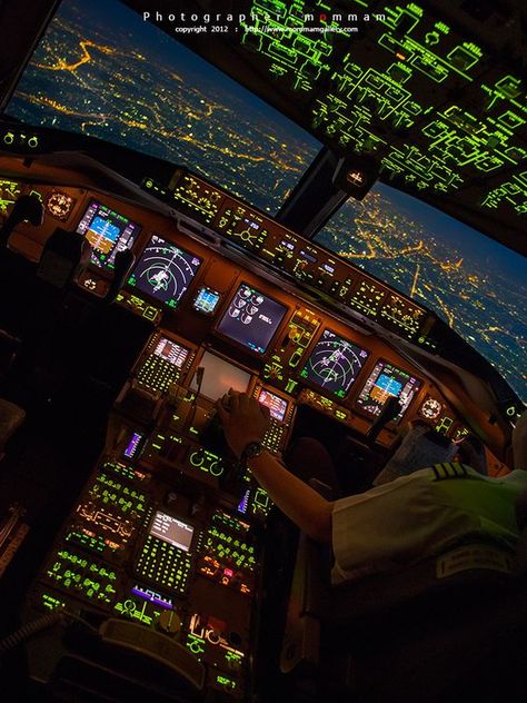 Boeing 777 cockpit at night. General Aviation, Boeing 777, Commercial Aircraft, Civil Aviation, Flight Deck, Air Travel, Military Aircraft, Pilots, Helicopter