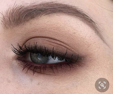 "Oh Christmas brow, oh Christmas brow, how lovely are your arches... Simple Wedding Makeup For Hooded Eyes, Edgy Lip Makeup, Brown Lashes Makeup, Simple Goth Eyeshadow, Soft Masculine Makeup, 2000 Grunge Makeup, Soft Vampy Makeup, Subtle Eye Makeup For Brown Eyes, Smudgy Eye Make Up