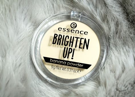 Essence Brighten Up Banana Powder | bellanoirbeauty.com I love banana powders and the texture of Essence powder products in general is so rich and nice to work with. Want to try! Banana Powder Makeup, Makeup Suggestions, Essence Makeup, Banana Powder, Ben Nye, Essence Cosmetics, Translucent Powder, Creative Eye Makeup, Beauty Products Drugstore